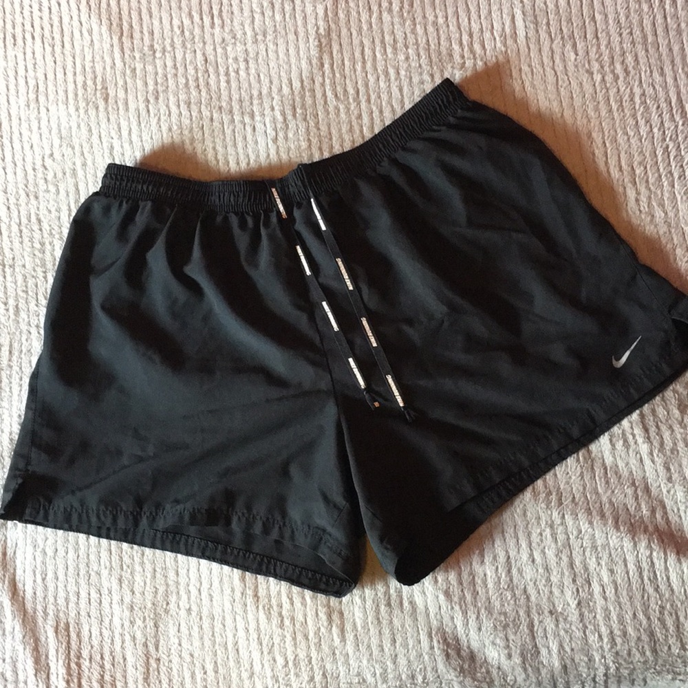 Black Nike shorts ✔️